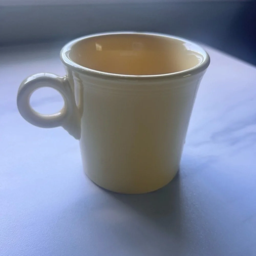 Fiestaware Coffee Mug Pale Yellow Heavy Circle Handle  Great Condition